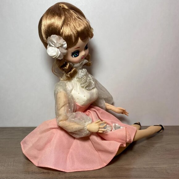 Vintage 1960s Pose Doll Made in Japan Pink and White Dress Sitting Position - Picture 3 of 7